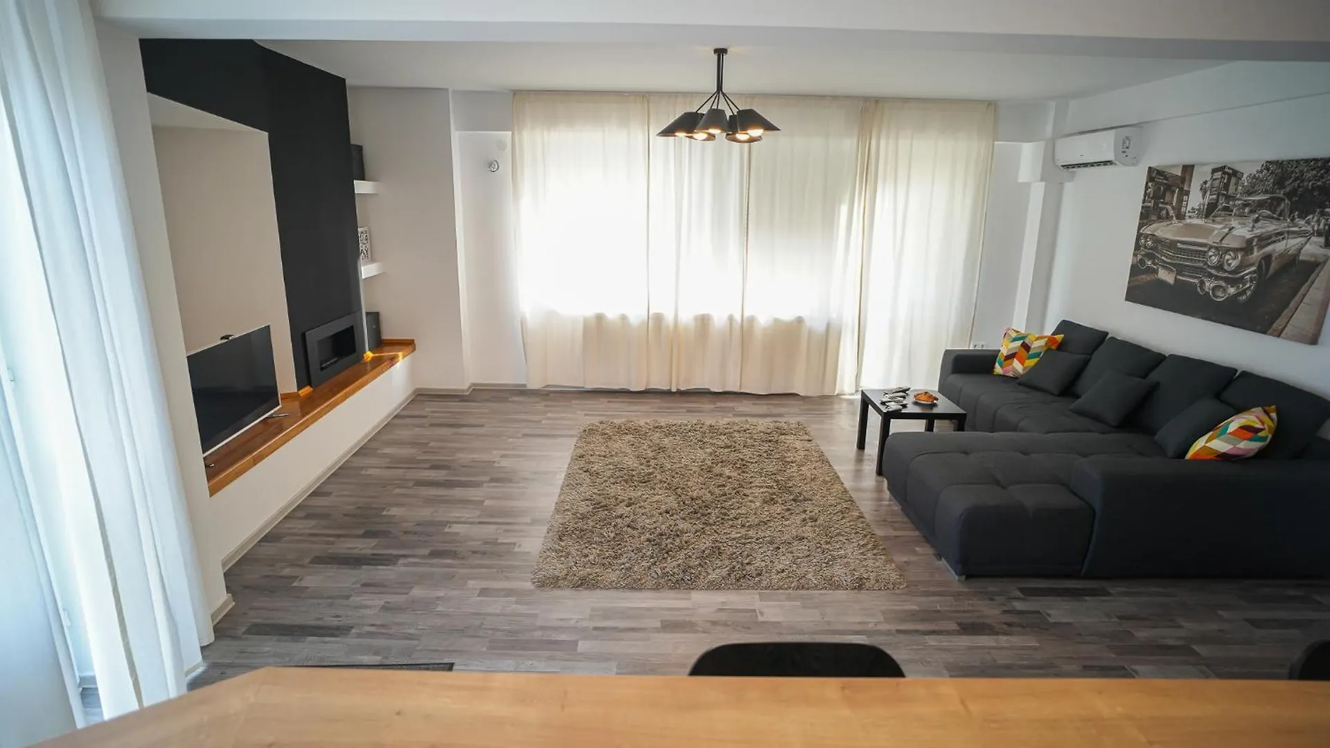 Penthouse With Huge Rooftop Terrace & City View Bucharest