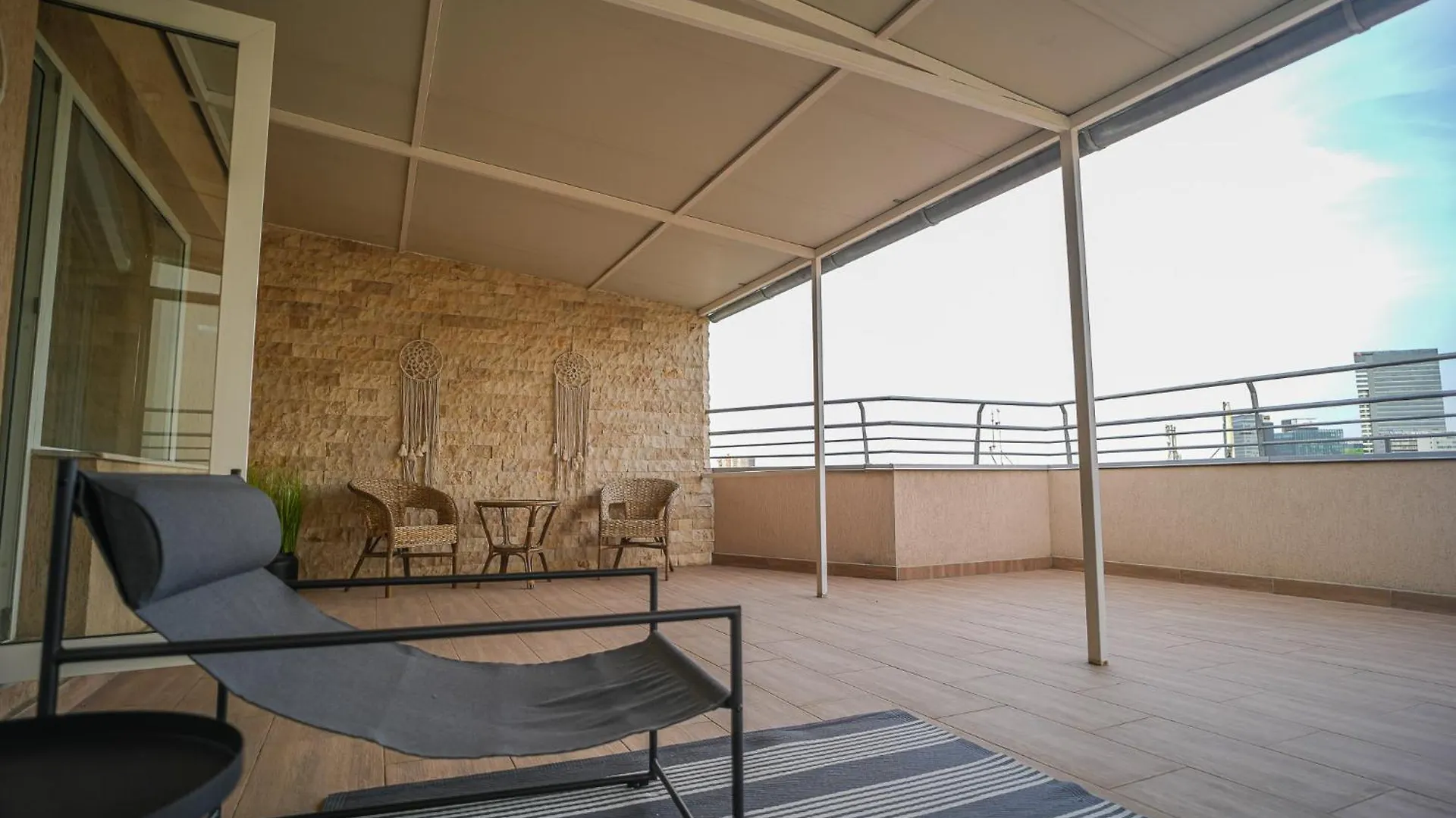 Penthouse With Huge Rooftop Terrace & City View Bucharest Romania