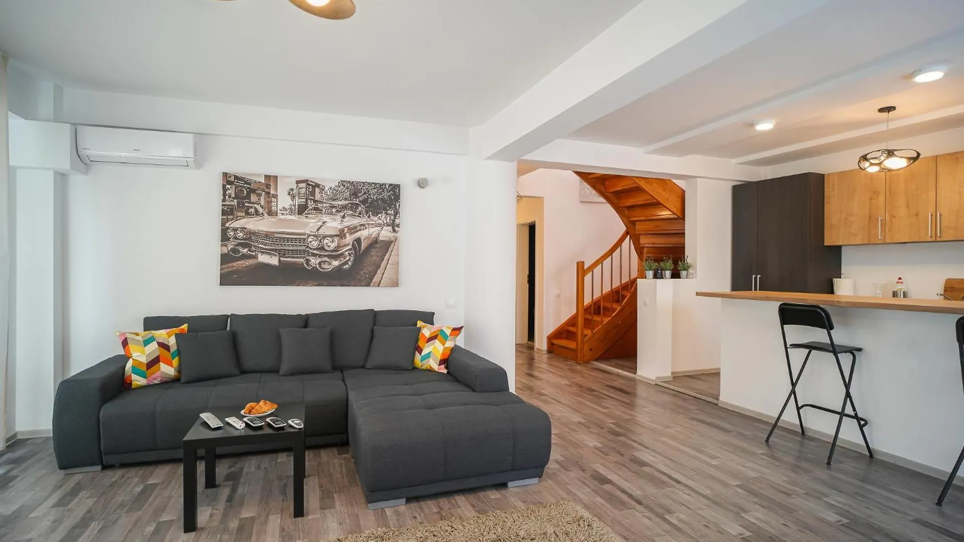 Apartment Penthouse With Huge Rooftop Terrace & City View Bucharest Romania