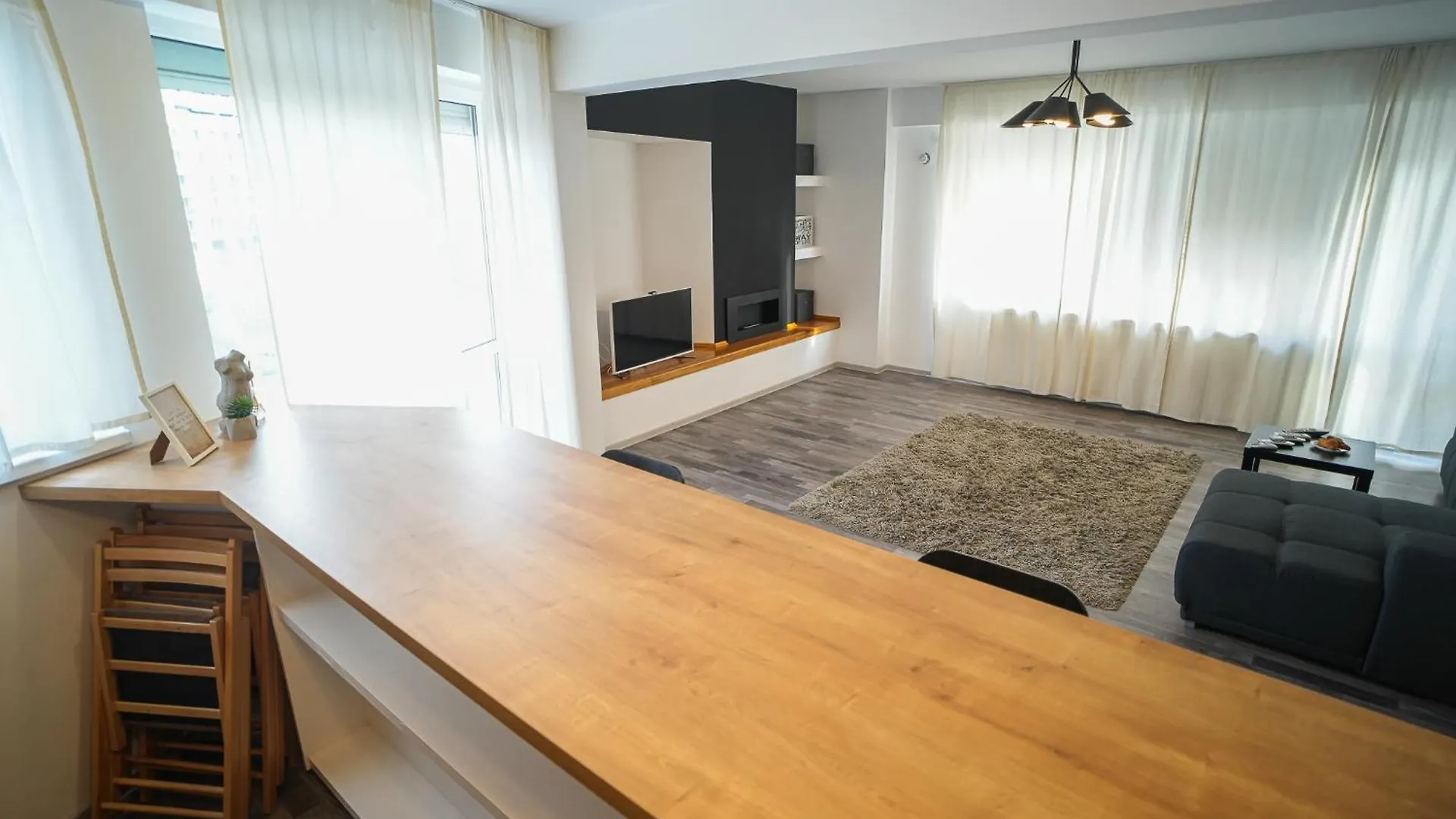 Penthouse With Huge Rooftop Terrace & City View Bucharest Romania