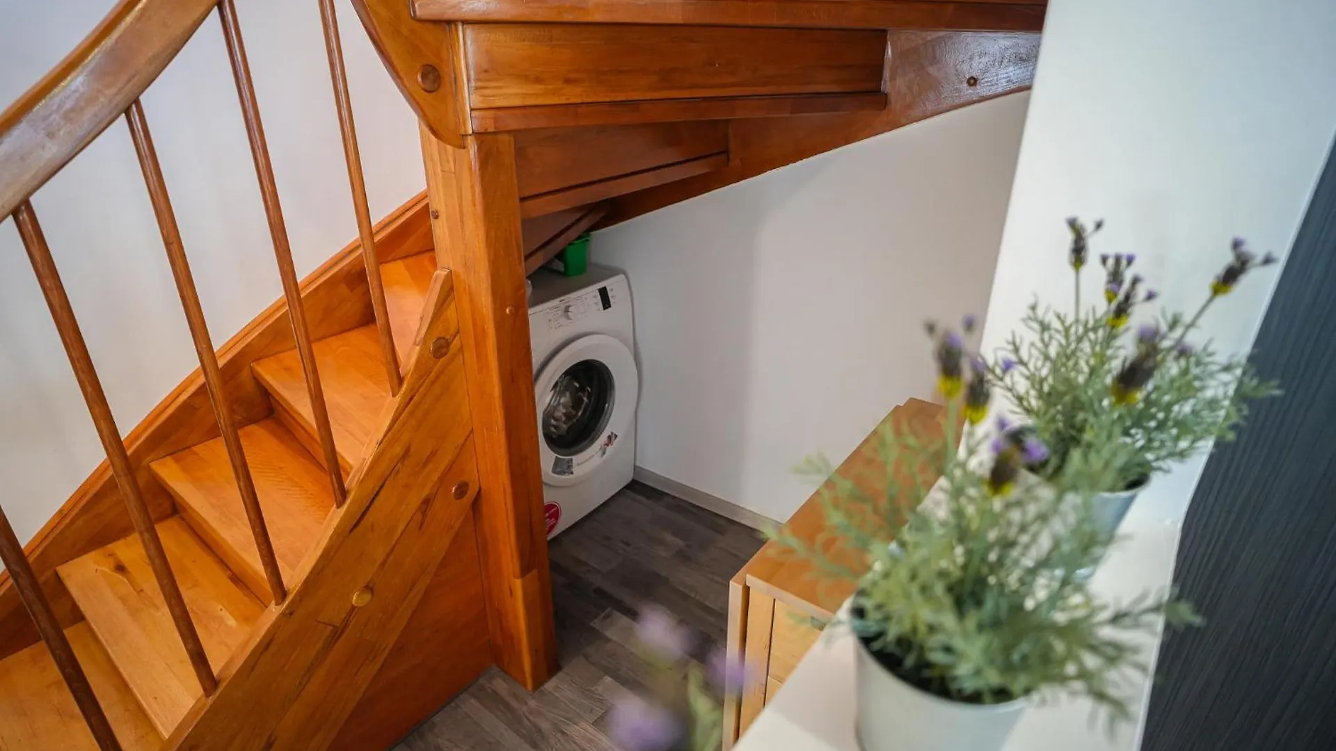 Apartament Penthouse With Huge Rooftop Terrace & City View Bucureşti