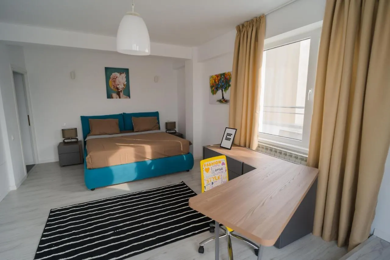 Penthouse With Huge Rooftop Terrace & City View Bukarest 0*,