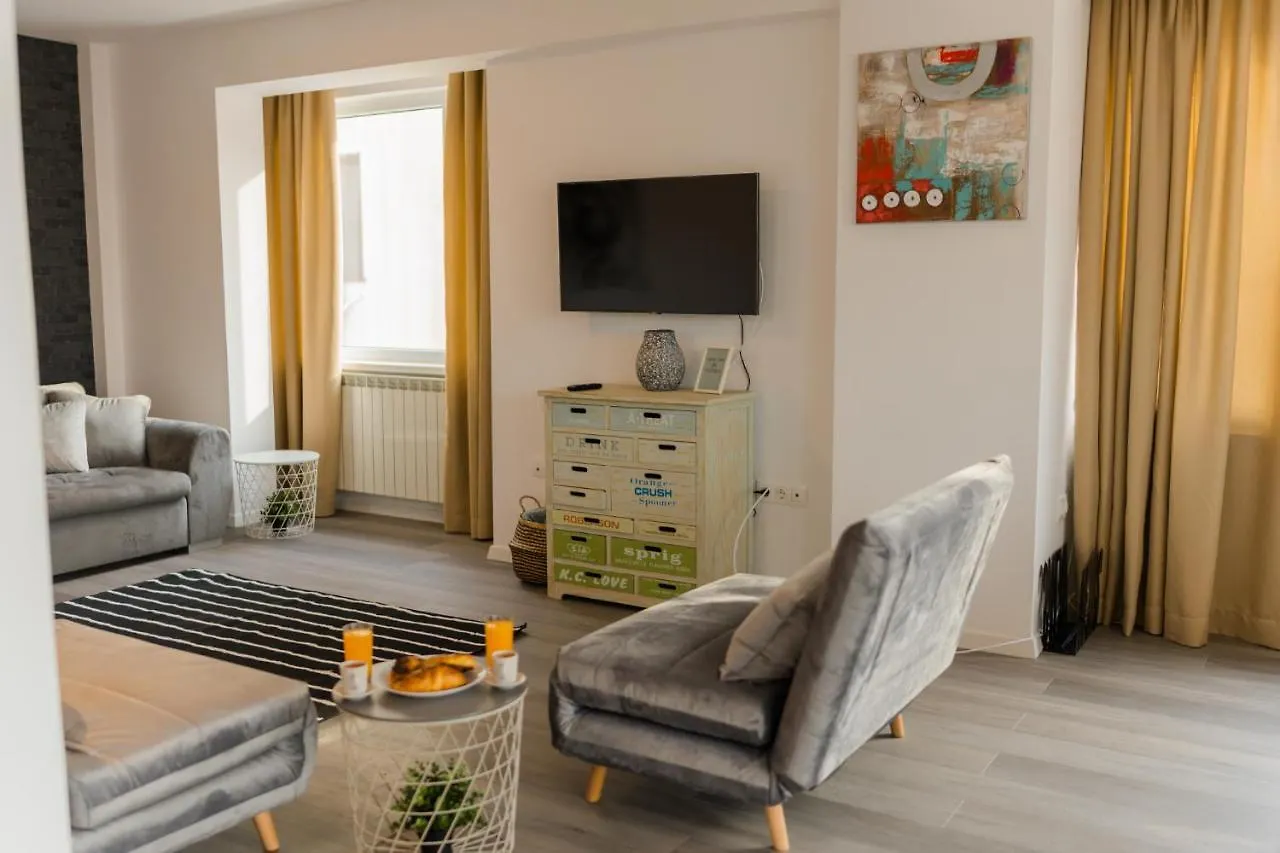 Apartment Penthouse With Huge Rooftop Terrace & City View Bukarest