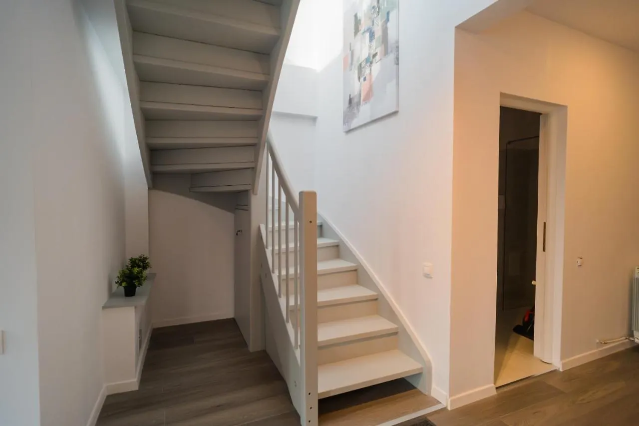 Penthouse With Huge Rooftop Terrace & City View Bukarest Rumänien
