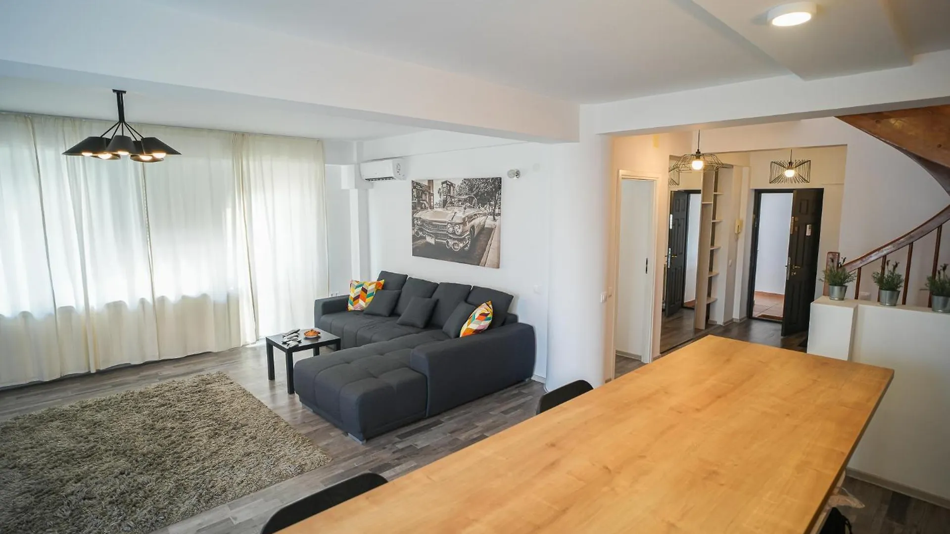 Penthouse With Huge Rooftop Terrace & City View Bukarest