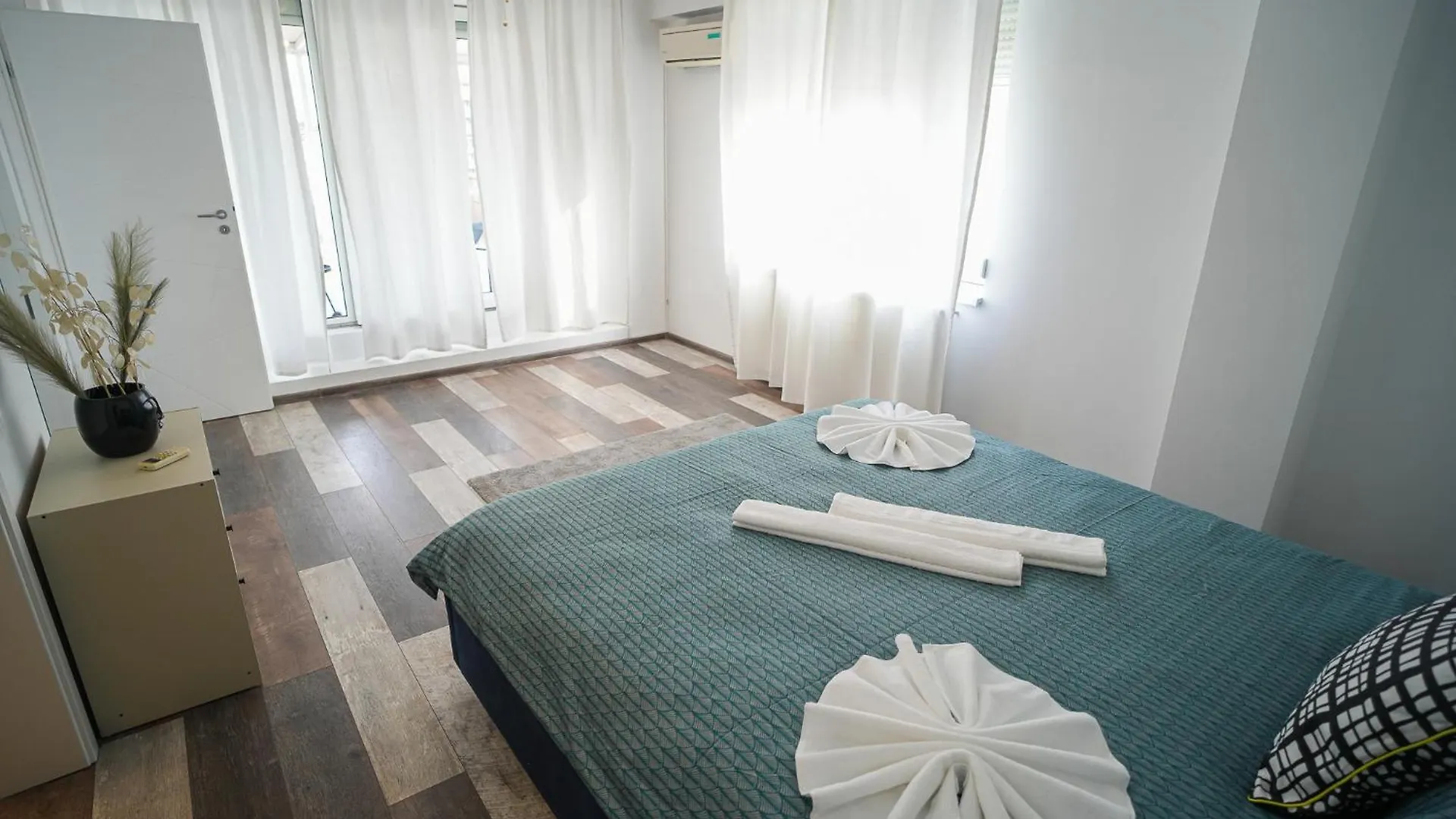 Penthouse With Huge Rooftop Terrace & City View Bukarest 0*,  Rumänien