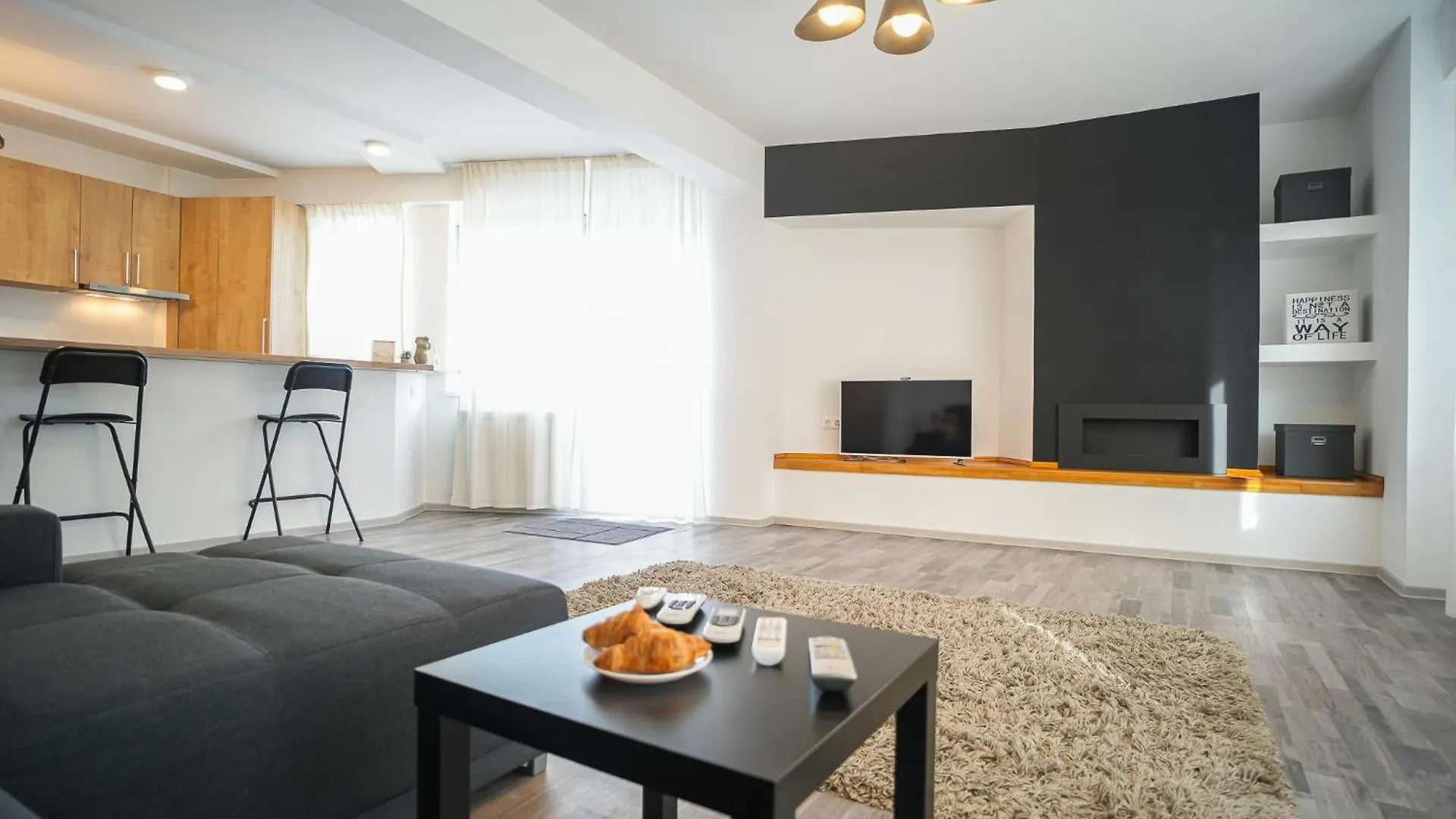 Penthouse With Huge Rooftop Terrace & City View Bukarest Rumänien